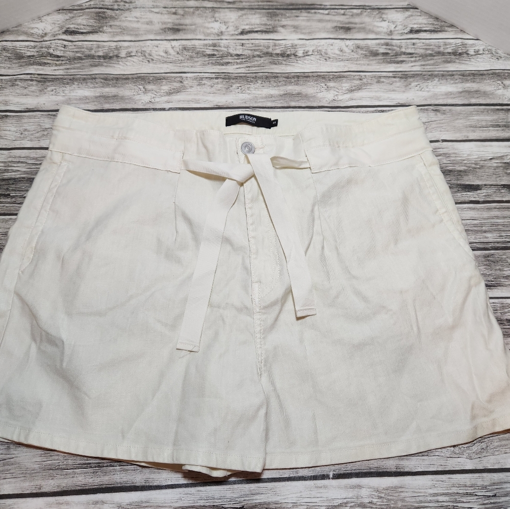Hudson Paperbag shorts Ivory‎ sz 32